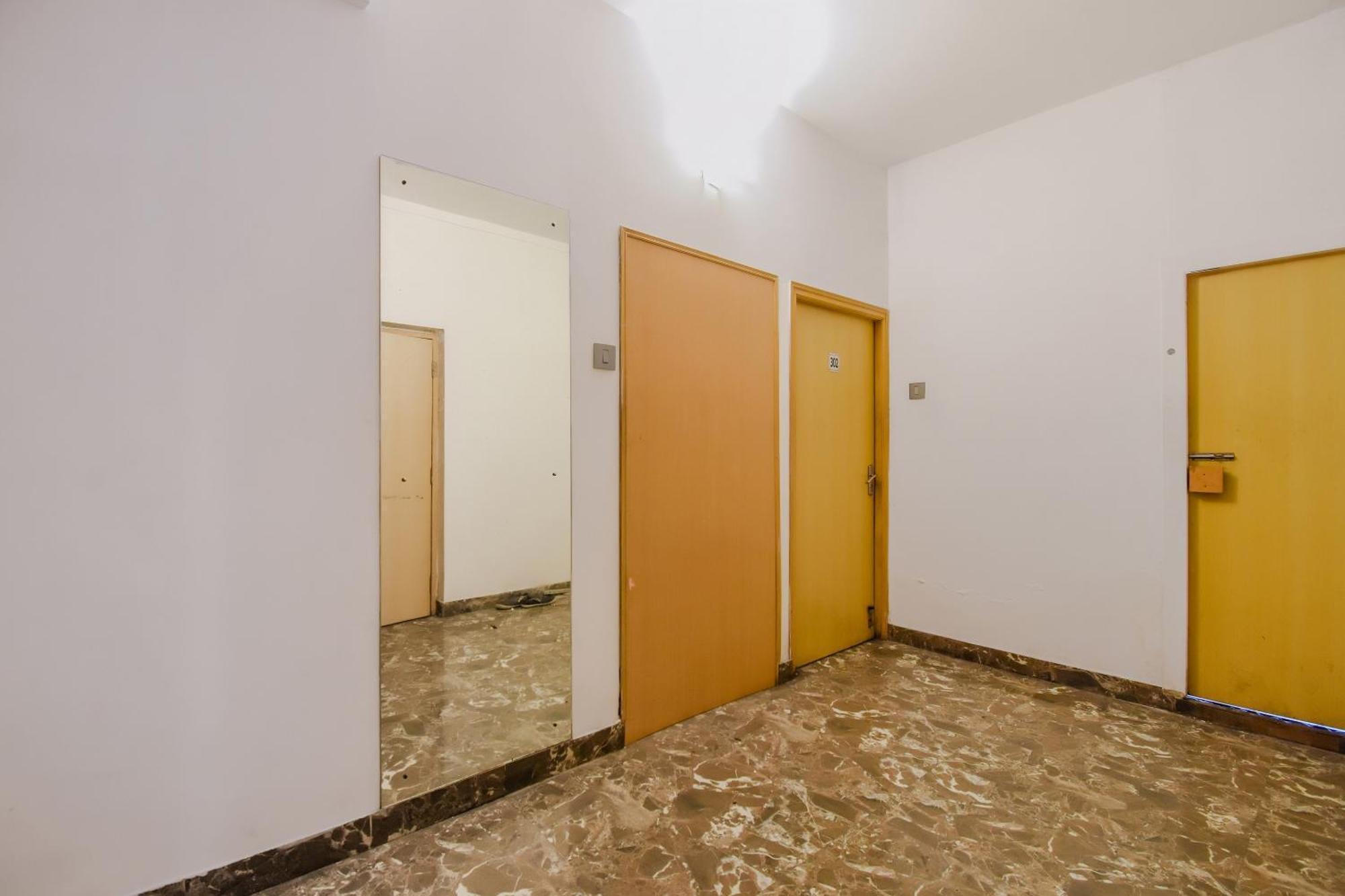 Super Oyo Krishna Guest House Калькутта Экстерьер фото