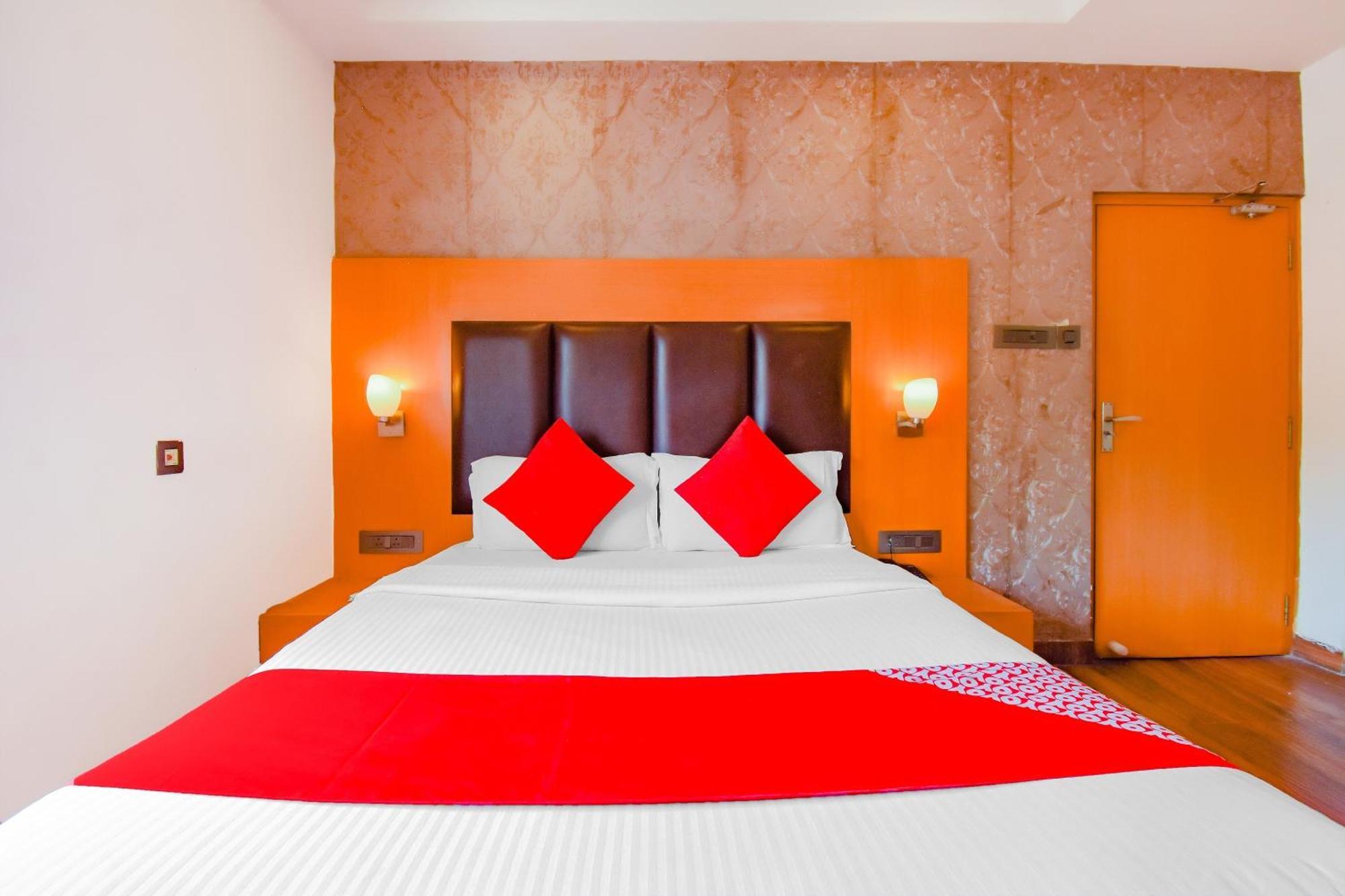 Super Oyo Krishna Guest House Калькутта Экстерьер фото