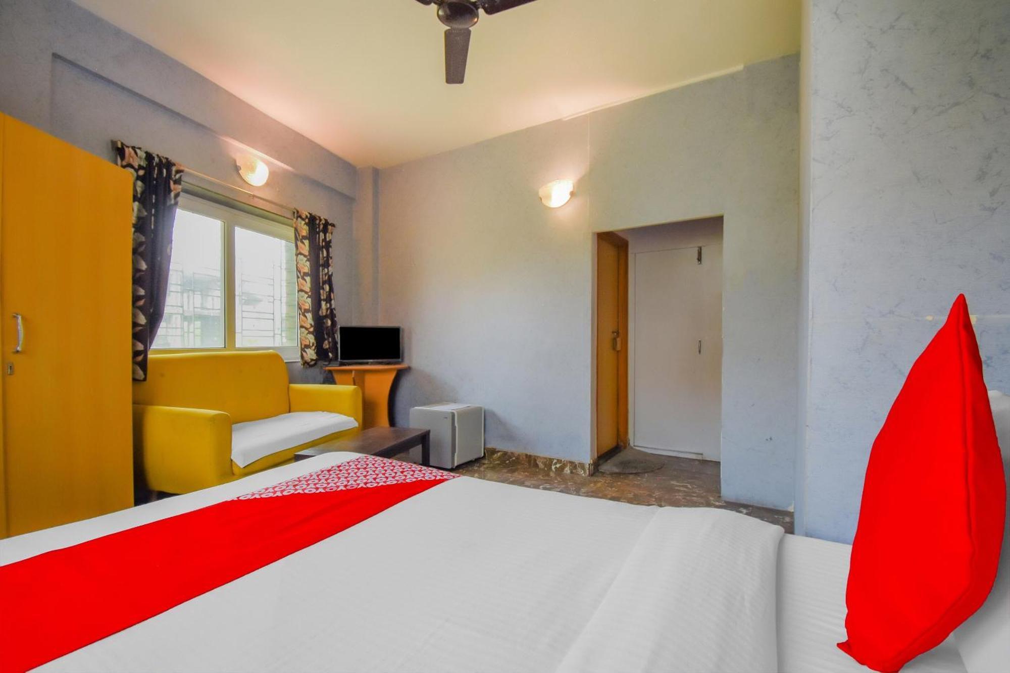 Super Oyo Krishna Guest House Калькутта Экстерьер фото